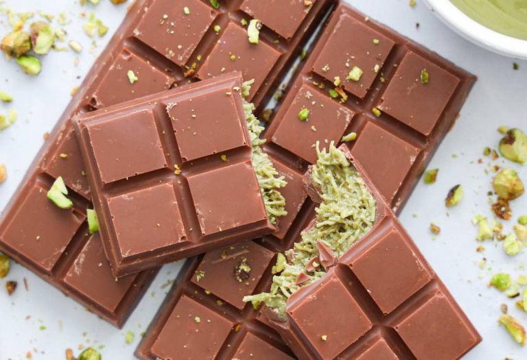 pistachio chocolate bar